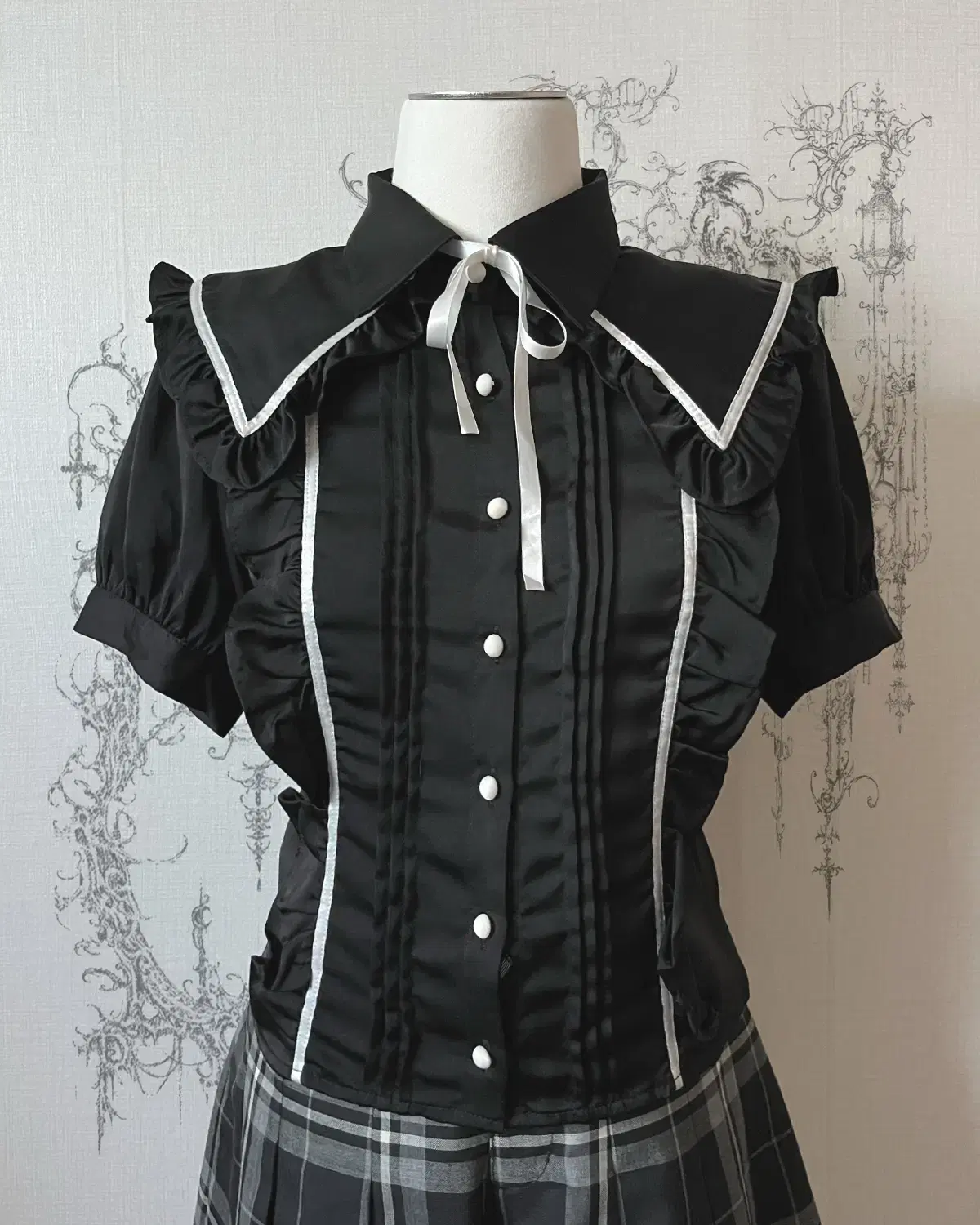 ( bubbles ) sailor collar frill blouse